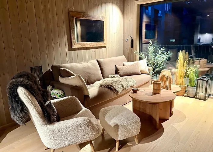 Modern And Practical In & Out 海姆瑟达尔
